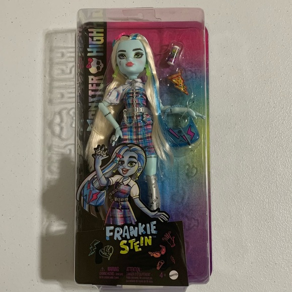 Monster High®: Frankie Stein™ Day Out Doll with Accessories-New - Picture 5 of 9